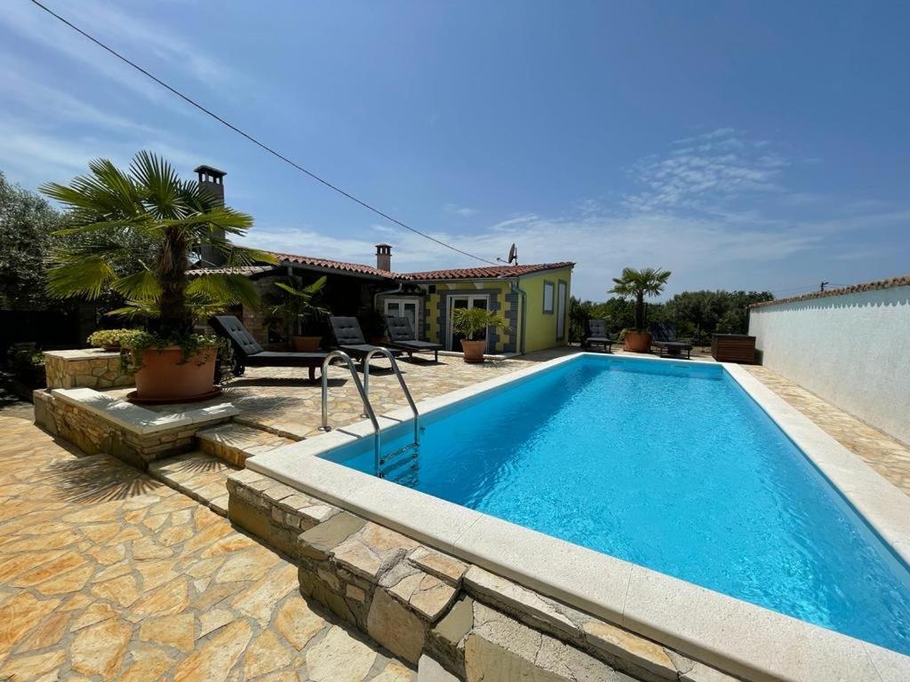 Holiday Home Bukovac Pula Exterior photo